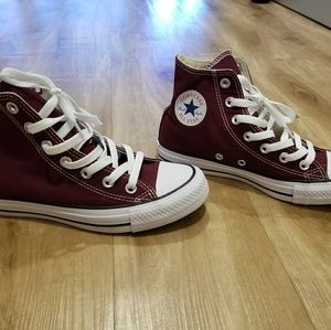 Converse Size 6 Women Burgandy High top